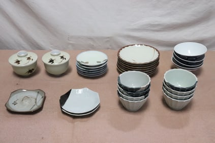 Lot of misc. Japanese porcelain pieces