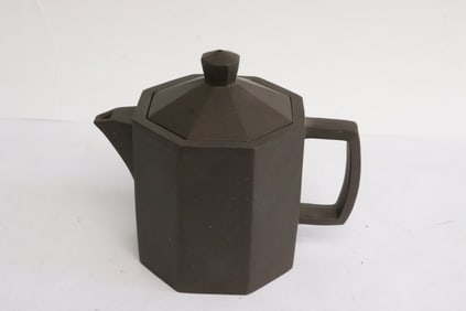 Fine Chinese Yixing teapot