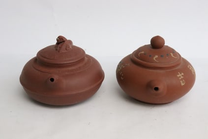 2 Chinese Yixing teapots