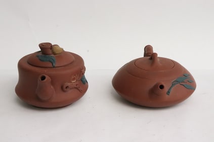2 Chinese Yixing teapots
