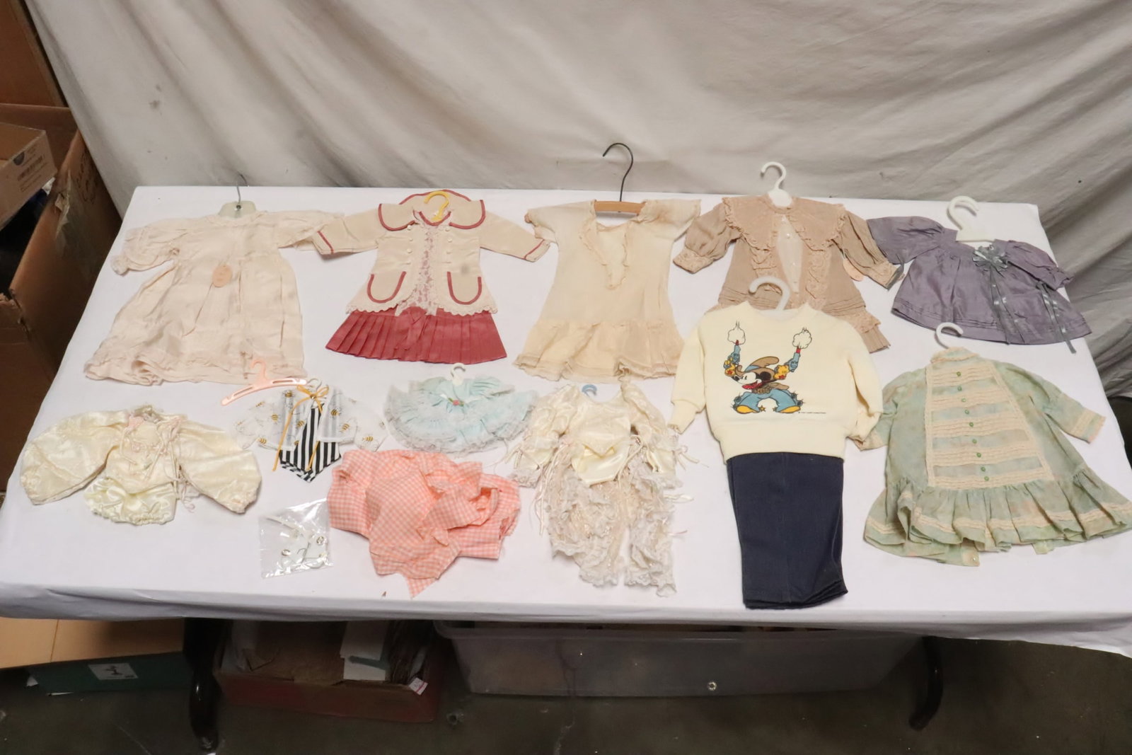 Lot of vintage doll cloth: Lot of vintage doll cloth, 5"L - 14.7"L