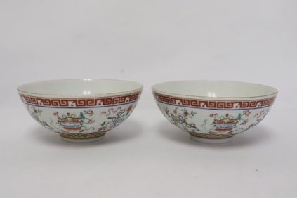 Pair Chinese vintage famille rose porcelain bowls