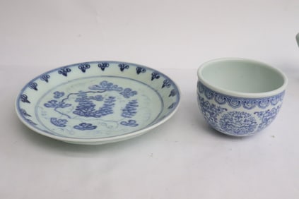 2 porcelain pieces