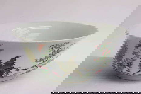 A beautiful large famille rose porcelain bowl: A beautiful large famille rose porcelain bowl, 3.7"x8.65"dia