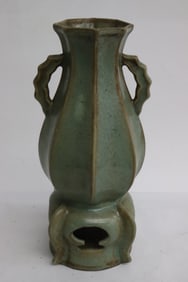 Song style porcelain vase with porcelain stand
