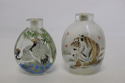 2 snuff bottles