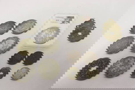 Lot of reproduction coins: Lot of reproduction coins