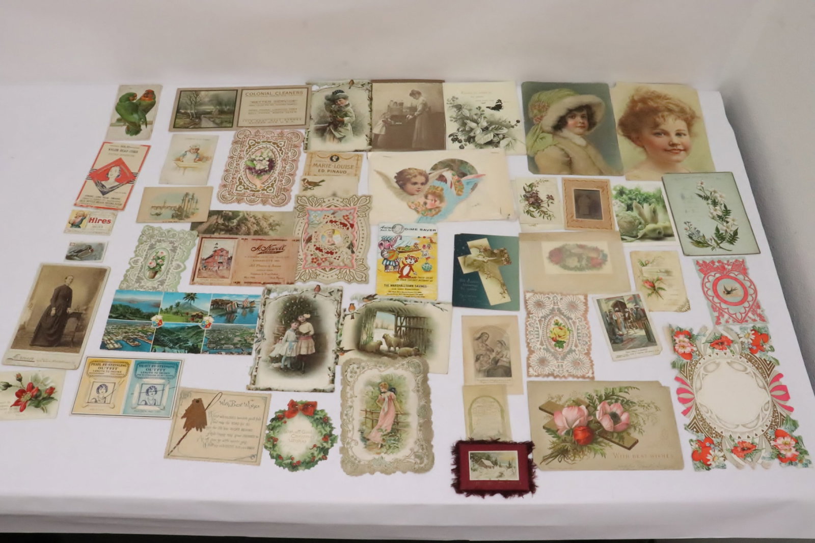 Lot of vintage Christmas cards: Lot of vintage Christmas cards