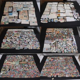 Large lot of loose stamps
