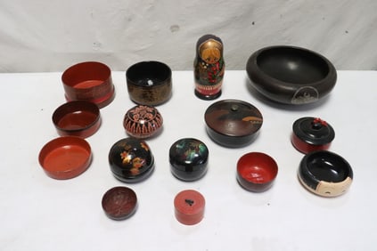 Lot of lacquer ware
