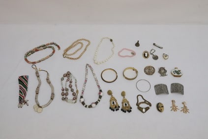 Lot of misc. jewelry