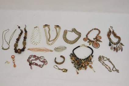 Lot of misc. jewelry