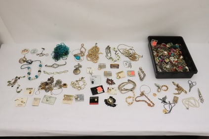 Lot of misc. jewelry