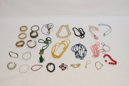 Lot of misc. jewelry
