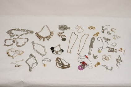 Lot of misc. jewelry