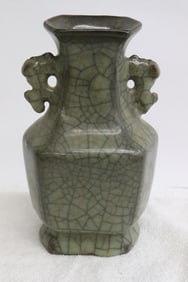 Song style crackleware porcelain vase