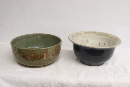 2 earthenware pieces