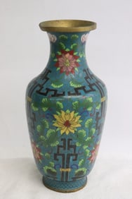 Chinese early 20th century chloisonne vase
