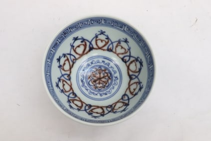A wucai porcelain tea bowl