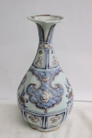 Fine Chinese blue, red and white porcelain vase