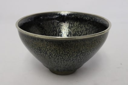 Unusual Song style bowl with oil drop decoration