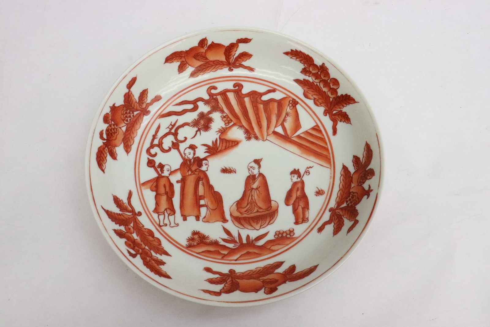 Chinese red and white porcelain plate: Chinese red and white porcelain plate, 1.8"x8.1"dia