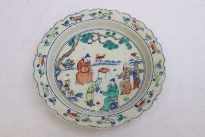 Chinese wucai porcelain plate