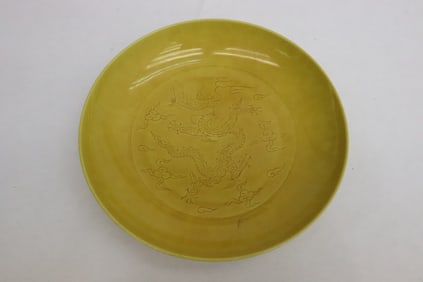 Chinese yellow glazed porcelain plate