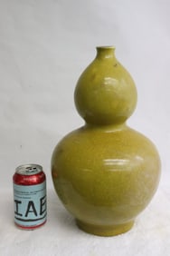 Chinese large porcelain gourd shape vase