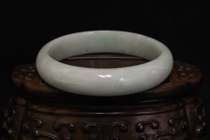 A jadeite bangle with GIA certificate