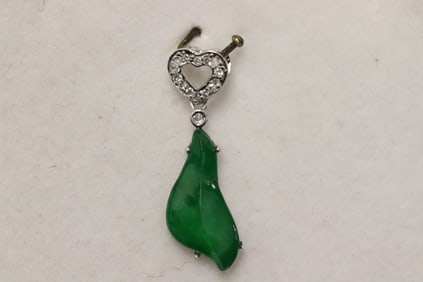 18K W/G jadeite pendant w/ GIA certificate