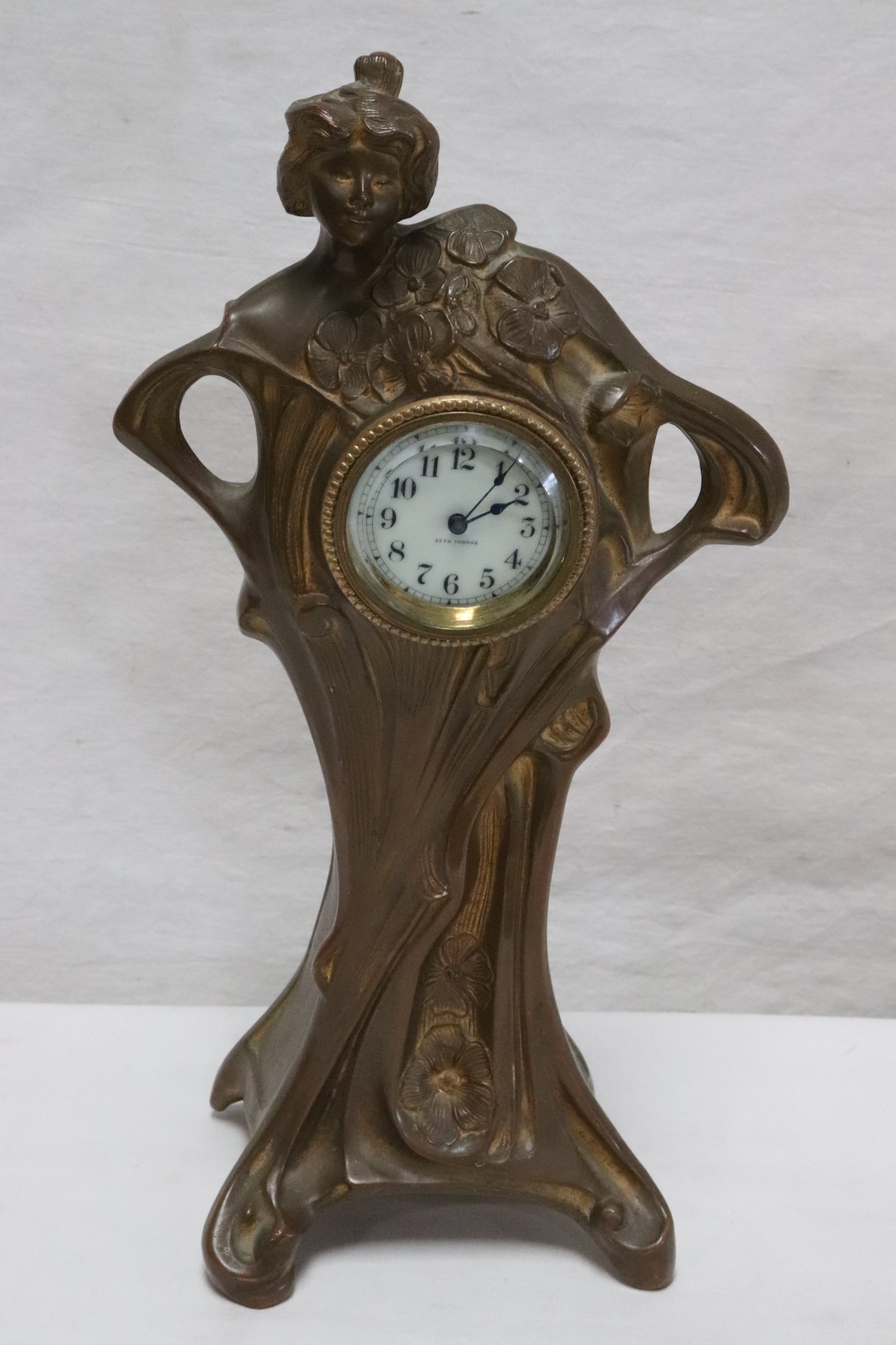art nouveau gilt metal table clock by Seth Thomas (1 of 10)