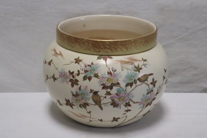 Beautiful early 20th century large satsuma jar