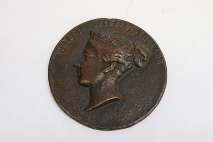 Bronze large medallion w/ portrait of Queen Victoria