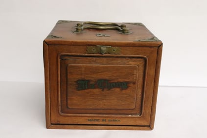 Vintage Chinese mahjong set