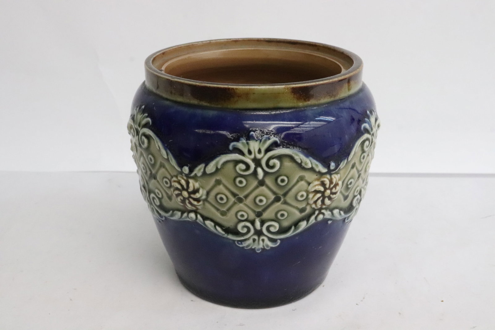 Royal Doulton stoneware tobacco jar, base signed EB (1 of 8)