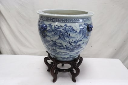 early 19th c. Chinese massive b&w porcelain planter