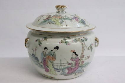 Chinese 19th/20th century famille rose covered jar