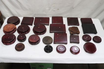 Approx. 25 Chinese wood stands