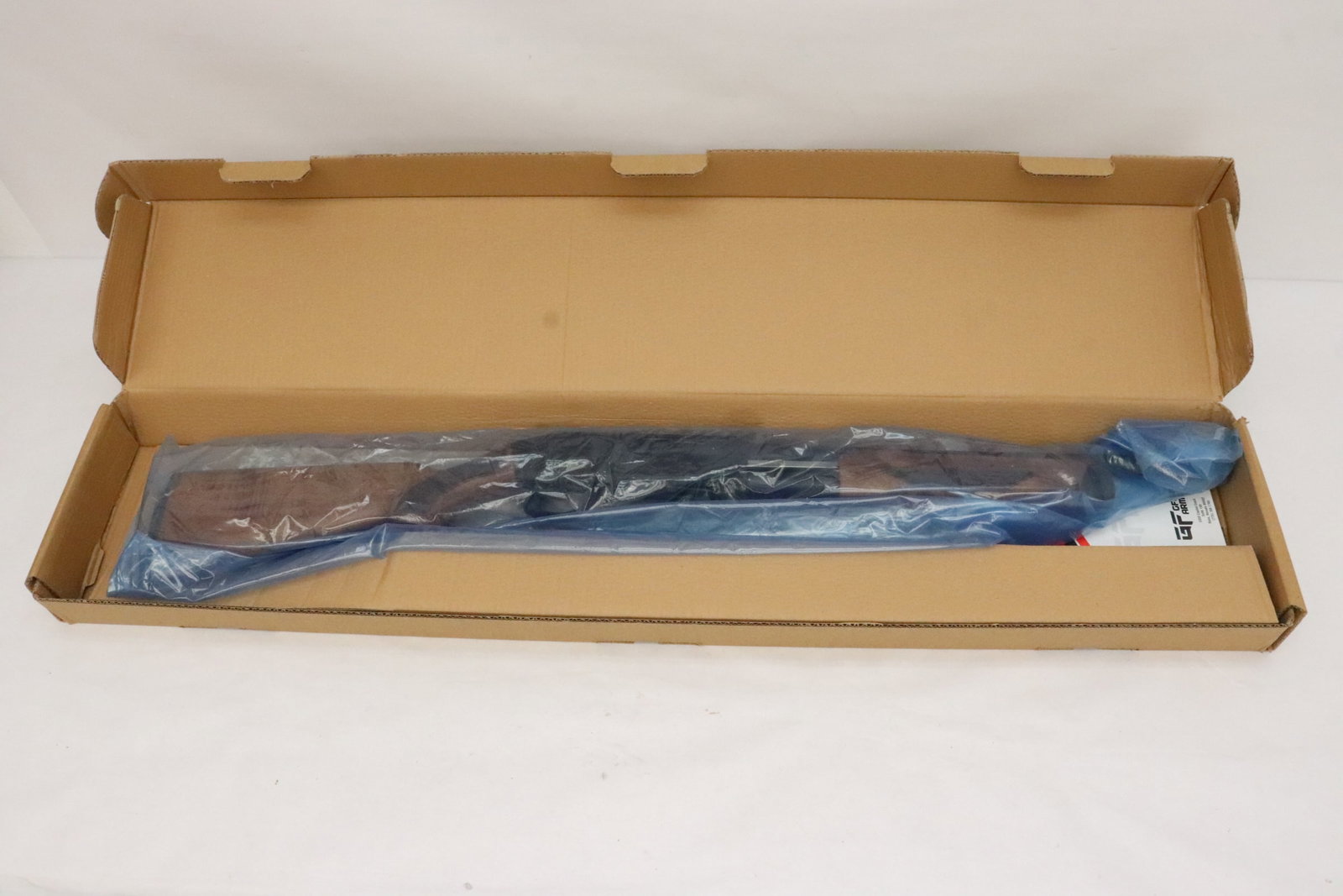 Gforce Arms, P3, 12GA, Semi auto: Barrel length: 18.5" & 28", serial #: 21CL-5370, condition as new, in box, California ok, no international shipping, California and out of state shipping to your local FFL. Buyer is responsible for ch