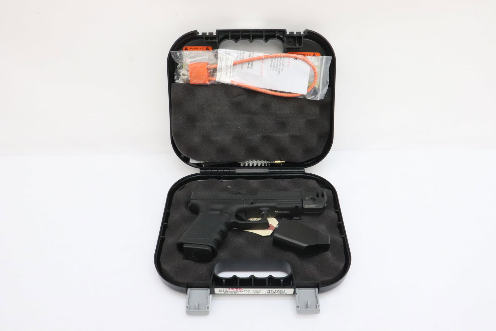 Glock, 19, 9mm, Semi auto: Barrel length: 4", serial #: BXPS 491. California ok, no international shipping, California and out of state shipping to your local FFL. Buyer is responsible for checking local laws before bidding. Fo