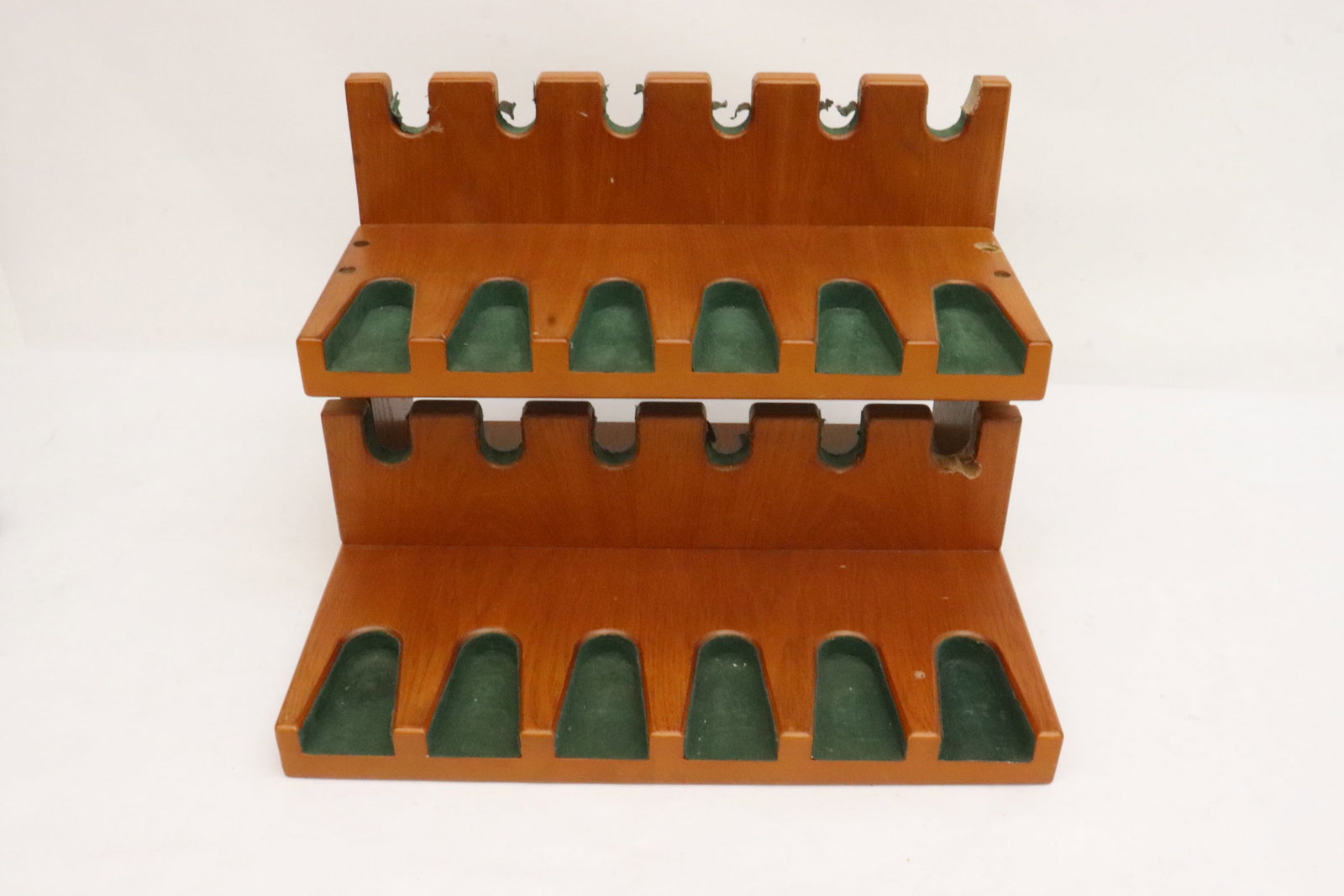 A wood gun rack: A wood gun rack
