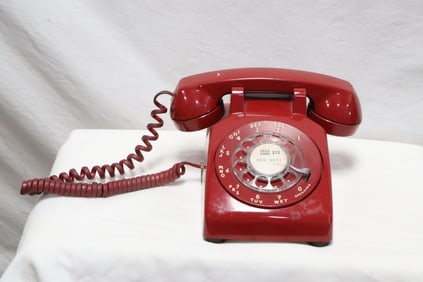 A rare Bell red dial radio