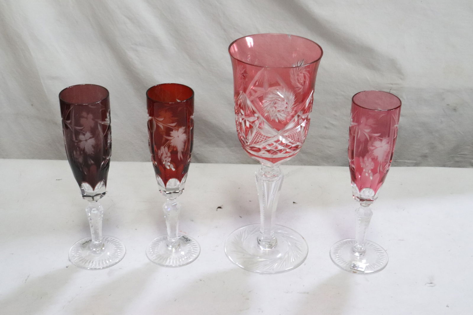 4 fancy crystal wine goblets: 4 fancy crystal wine goblets, 8.5"x2.8"dia - 10.5"x4.1"dia
