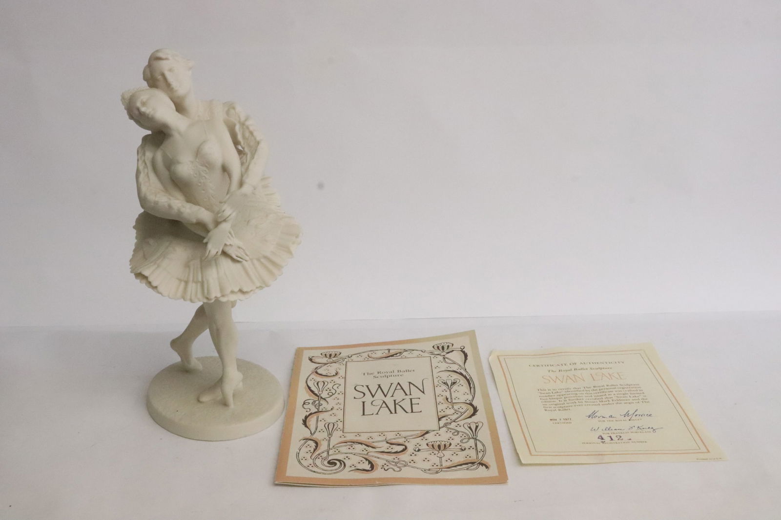 Franklin mint bisque sculpture "swan lake": Franklin mint bisque sculpture "swan lake", 9.4"H