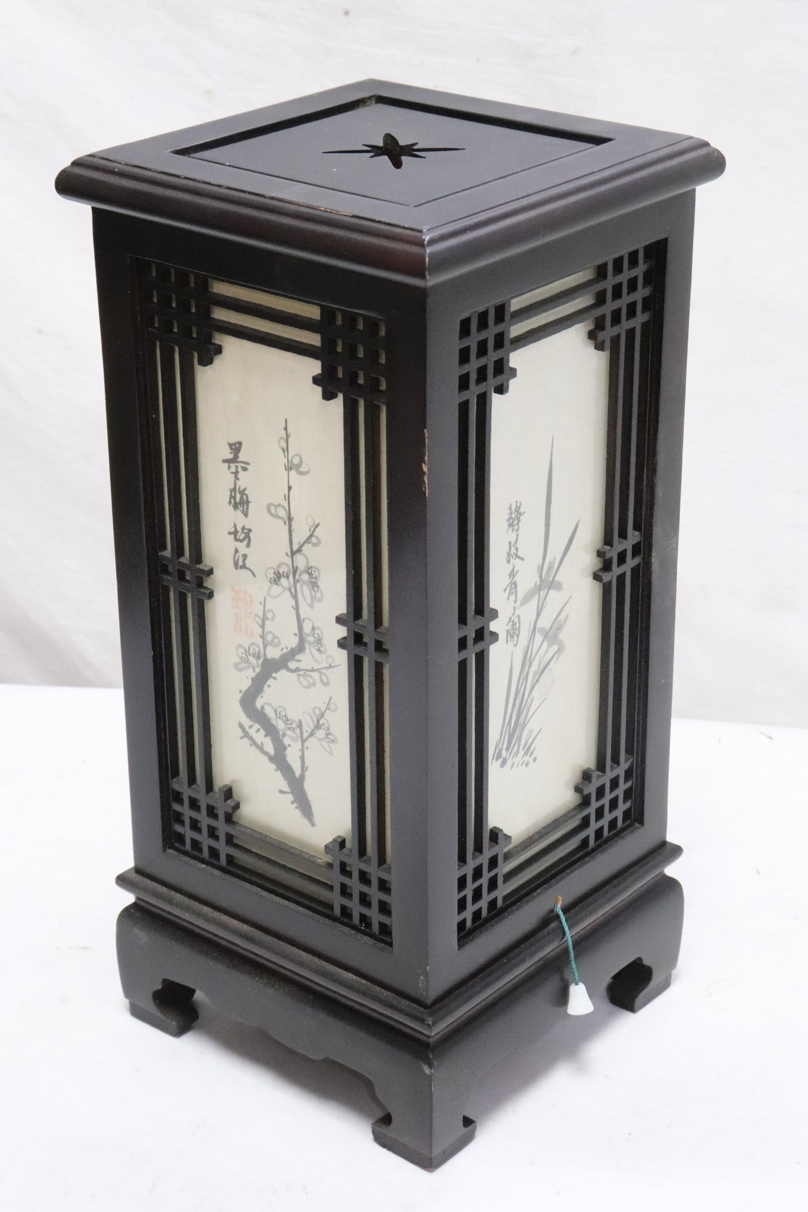 A lamp with Chinese paintings: A lamp with Chinese paintings, 15.5"x7.3"x7.3"