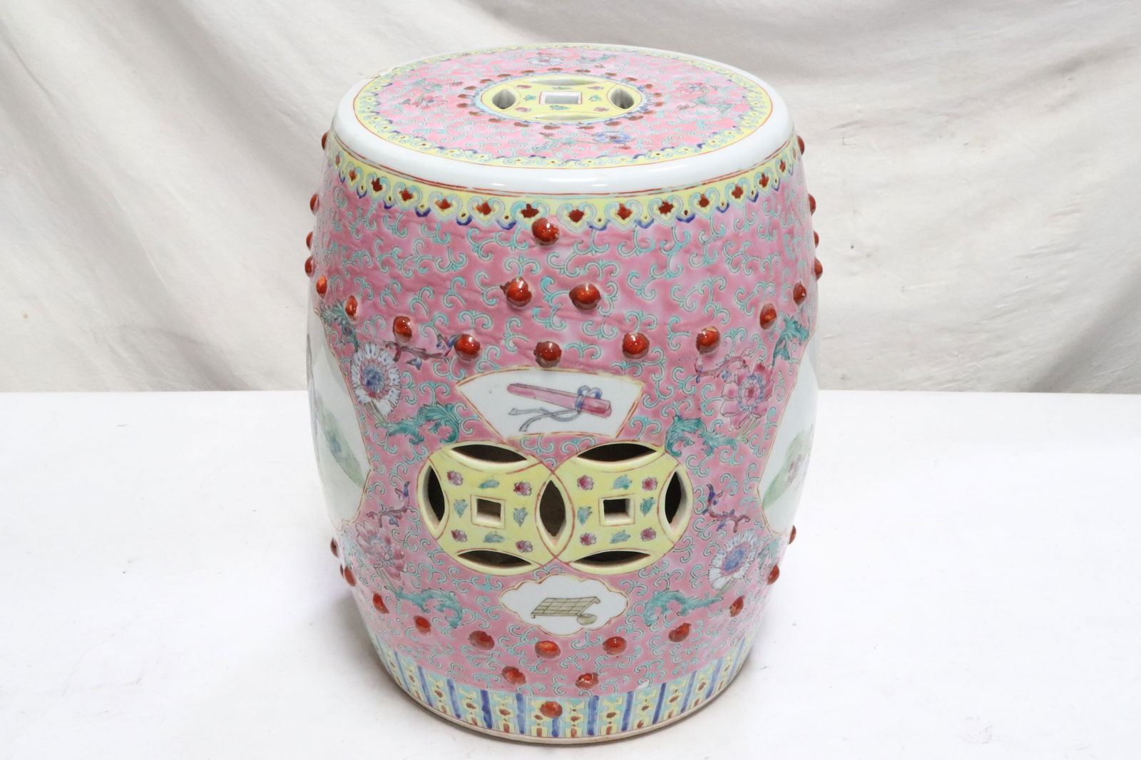 Chinese famille rose porcelain garden stool: Chinese famille rose porcelain garden stool, 13.85"x11.7"dia