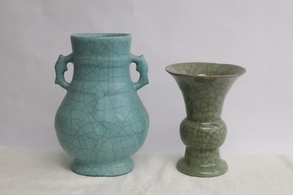 2 pieces Song style crackleware porcelain vase