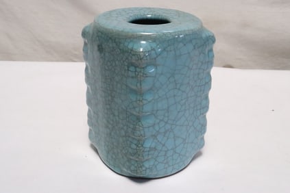 A crackleware porcelain cong form jar