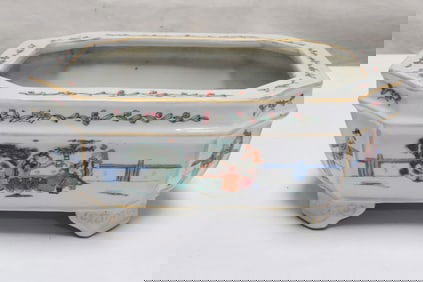 Fine Chinese famille rose porcelain planter